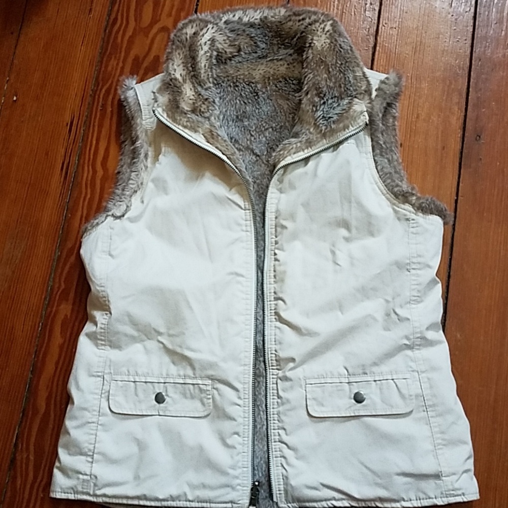 GAP faux fur vest